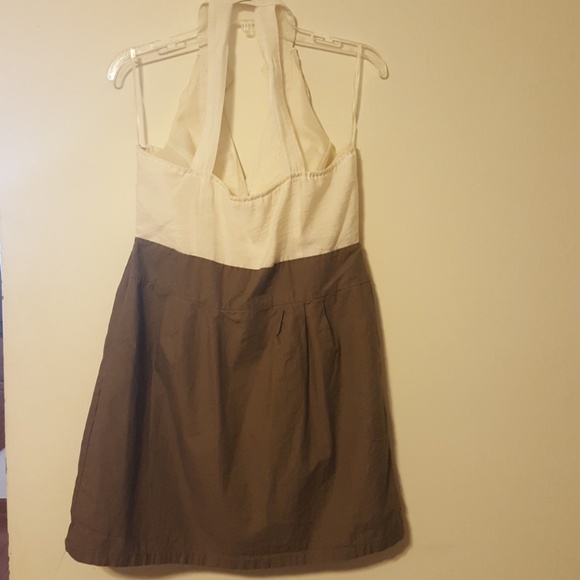 Brown and White Button up dress - Picture 4 of 4